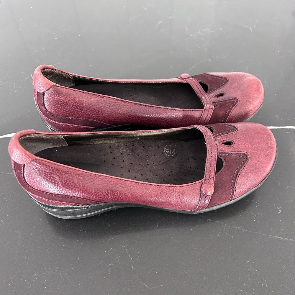 Hush Puppies Burgundy Leather Wedge Loafers Sz 10 Classic Comfort